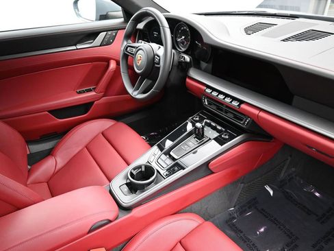 Certified 2024 Porsche 911 Carrera image 10