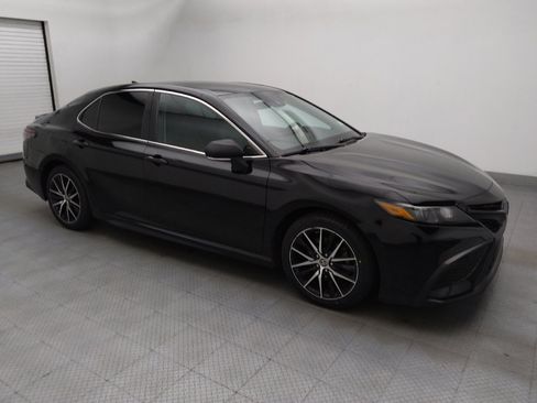 Used 2023 Toyota Camry SE FWD image 11