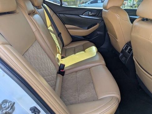 Used 2018 Nissan Maxima SR image 25
