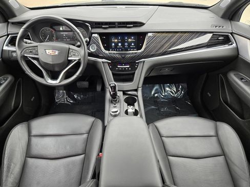 Used 2025 Cadillac XT6 Premium Luxury AWD/4WD image 14