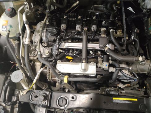 Used 2021 Nissan Versa SV FWD image 30