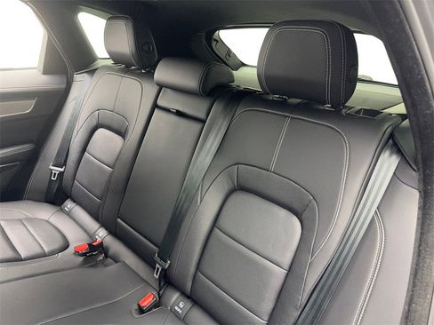 Used 2024 Jaguar F-PACE R-Dynamic S image 33