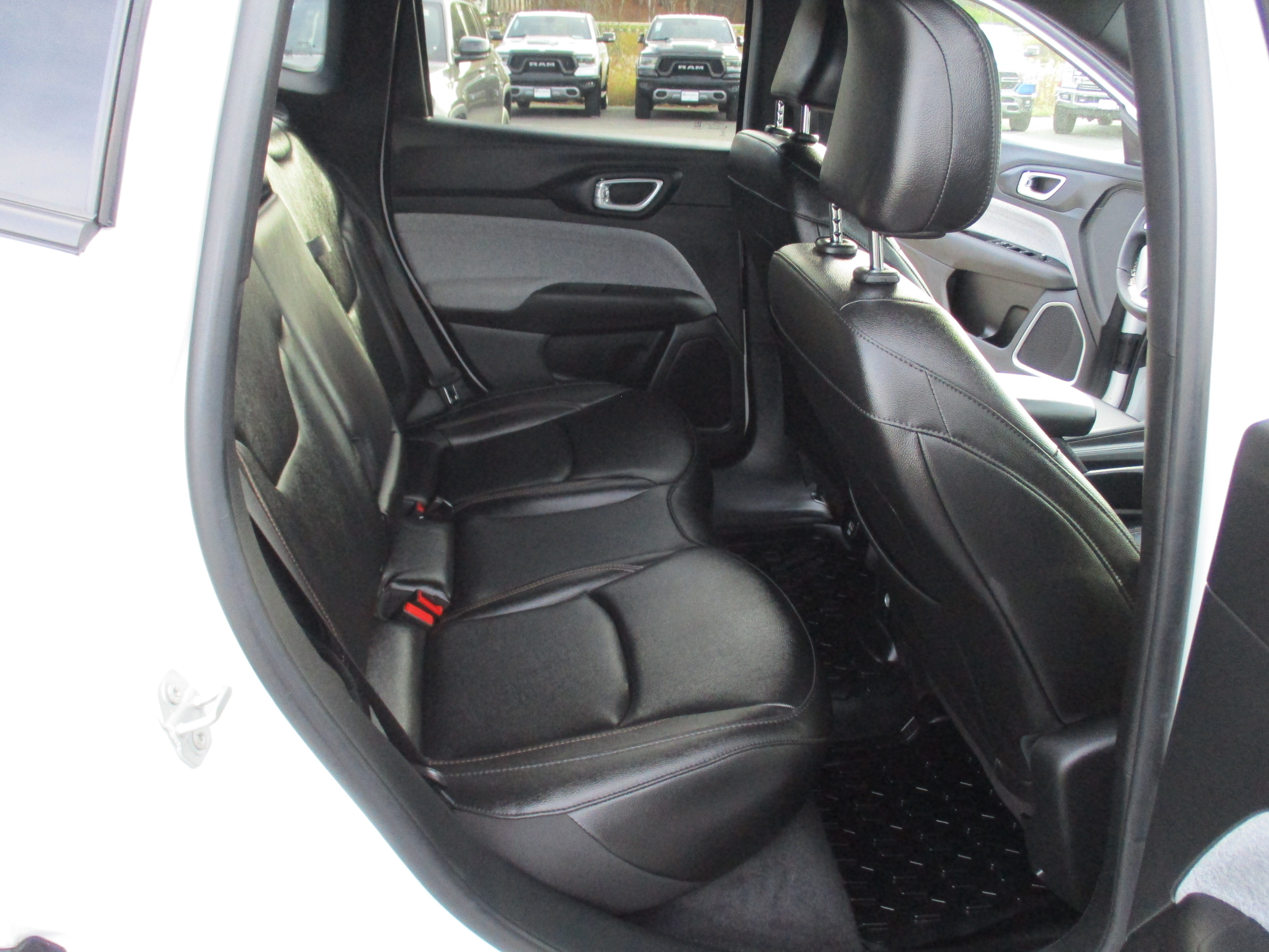 Certified 2024 Jeep Compass Latitude AWD/4WD image 14