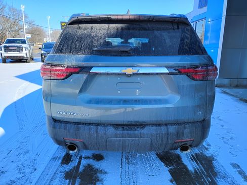 Used 2023 Chevrolet Traverse LT image 9