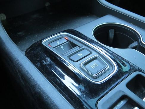 Used 2025 Honda Pilot Sport image 16