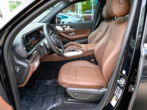 Used 2025 Mercedes-Benz GLS 450 4MATIC image 17