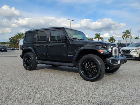 Used 2023 Jeep Wrangler Unlimited Sahara image 3