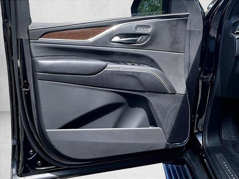 Used 2023 Cadillac Escalade Sport Platinum RWD image 18