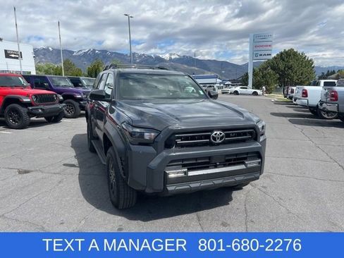 Used 2025 Toyota 4Runner SR5 AWD/4WD image 8