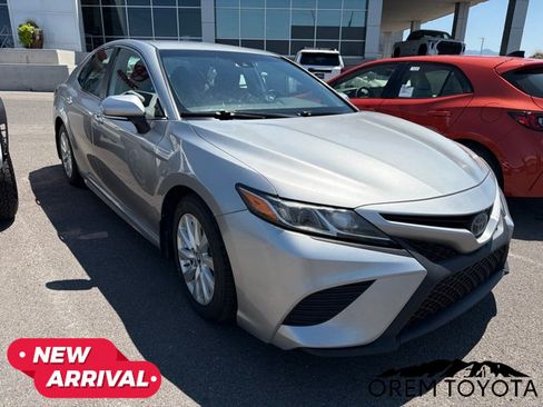 Used 2019 Toyota Camry SE FWD image 6