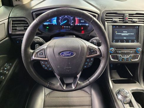 Used 2018 Ford Fusion SE w/ Equipment Group 201A FWD image 22