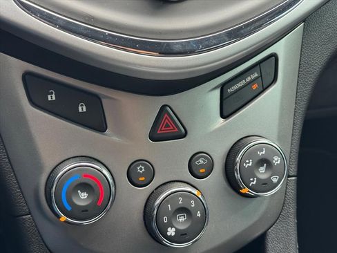 Used 2019 Chevrolet Sonic LT w/ Convenience Package FWD image 20
