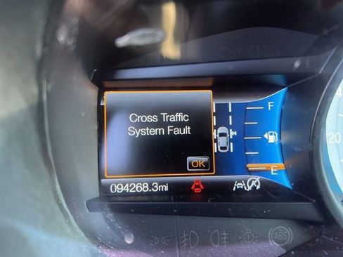 Used 2020 Ford Edge SEL image 12