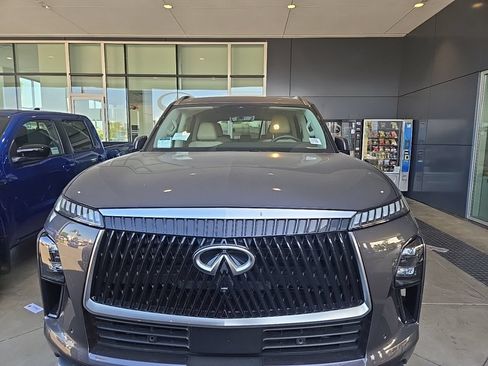 Certified 2026 INFINITI QX80 Pure w/ Cargo Package AWD/4WD image 6