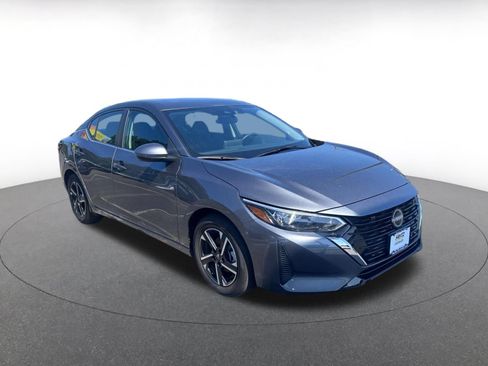 Used 2025 Nissan Sentra SV FWD image 3