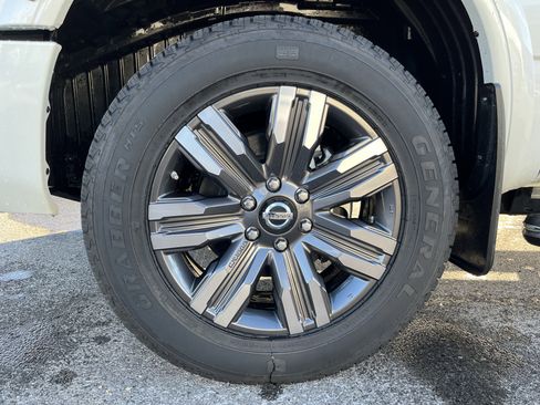 Used 2022 Nissan Titan Platinum Reserve w/ Moonroof Package image 10