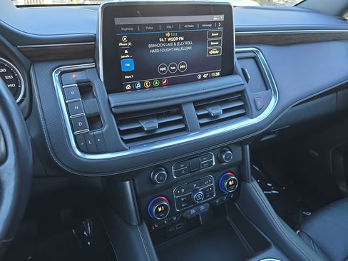 Used 2021 Chevrolet Tahoe Premier w/ Premium Package image 23