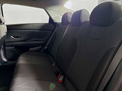 Used 2022 Hyundai Elantra SE w/ Cargo Package image 21