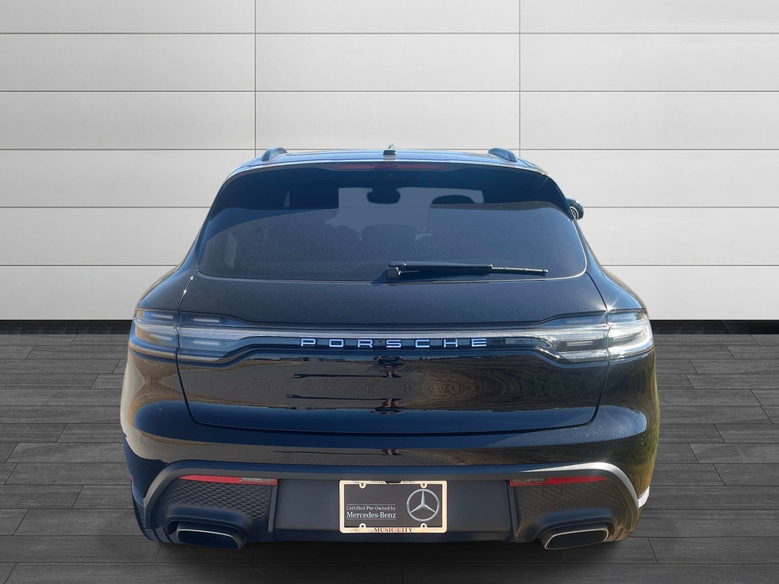 Used 2024 Porsche Macan AWD/4WD image 4