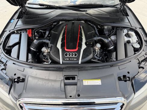 Used 2014 Audi S8 AWD/4WD image 32