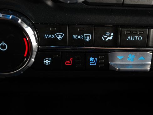 Used 2025 Ford F150 Lariat w/ Equipment Group 501A Mid image 23