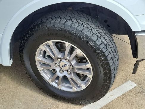 Used 2020 Ford F150 Lariat image 32