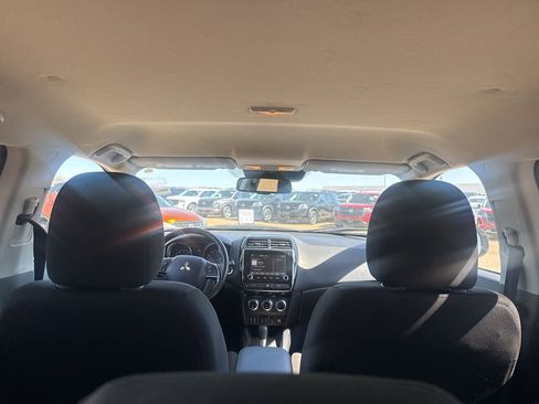 Used 2021 Mitsubishi Outlander Sport SE image 32