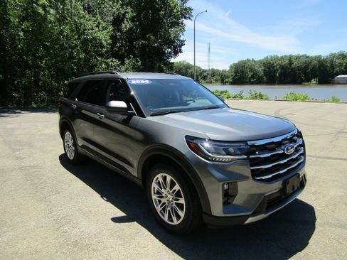 New 2026 Ford Explorer Active w/ Active Comfort Package AWD/4WD image 6