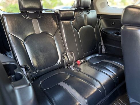 Used 2025 Honda Pilot Touring image 17