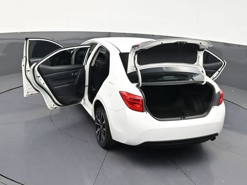 Used 2017 Toyota Corolla FWD image 33