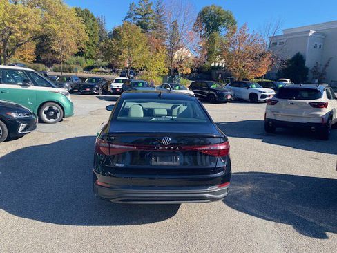 Used 2025 Volkswagen Jetta S image 5