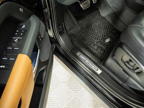 Used 2023 Land Rover Defender 110 X AWD/4WD image 8