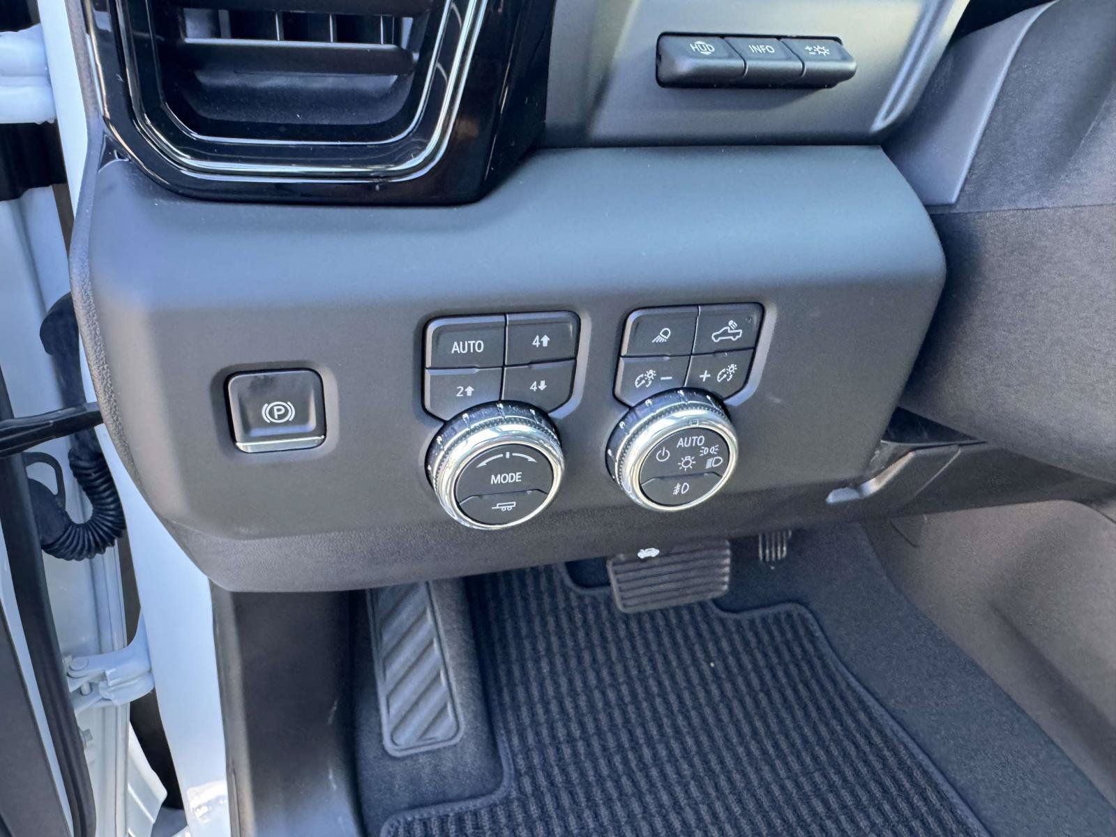 Used 2026 GMC Sierra 2500 AT4X w/ Snow Plow Prep/Camper Package AWD/4WD image 35