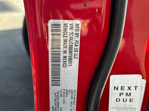 Used 2021 Jeep Compass Latitude image 29