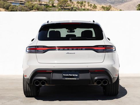 Certified 2025 Porsche Macan AWD/4WD image 6