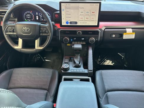 Certified 2025 Toyota 4Runner TRD Off-Road Premium AWD/4WD image 17