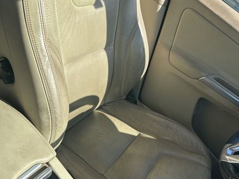 Used 2014 Volvo XC60 3.2 w/ Protection Package image 12