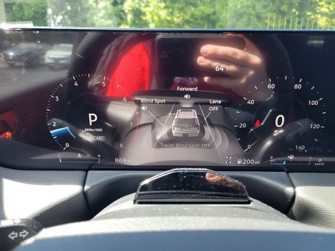 New 2025 Nissan Armada SL w/ Captain's Chari Seat Package image 21