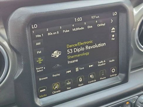 Used 2023 Jeep Wrangler Unlimited Sahara AWD/4WD image 15