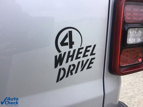 Used 2024 Jeep Gladiator Sport image 44