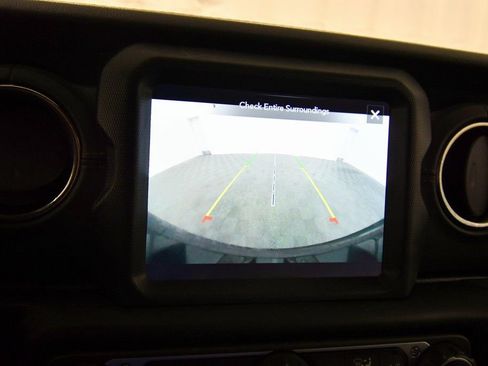 Used 2021 Jeep Wrangler Unlimited Sahara image 25