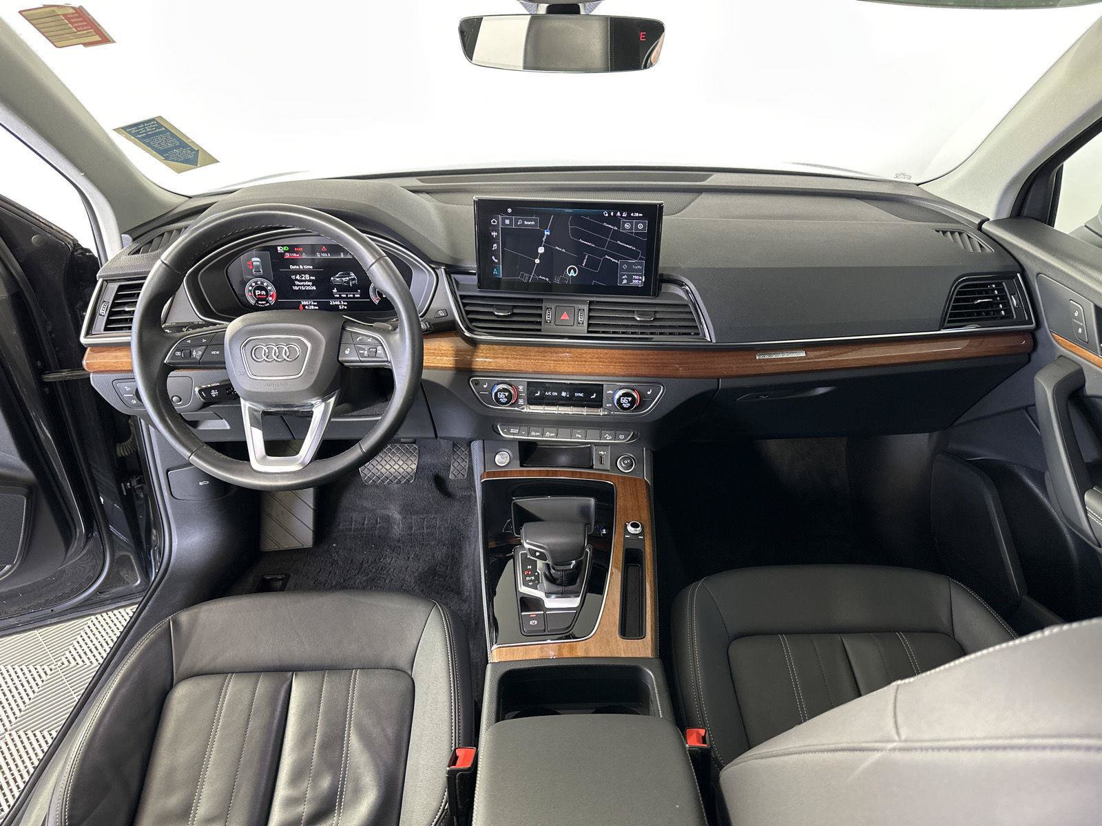 Used 2021 Audi Q5 2.0T Premium Plus w/ Premium Plus Package AWD/4WD image 2