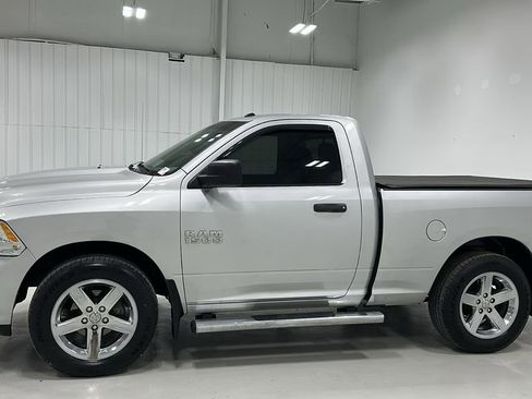 Used 2018 RAM 1500 Express image 3