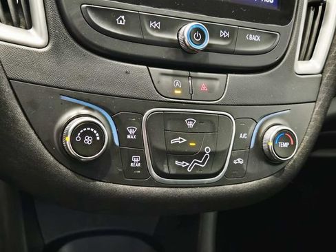 Used 2025 Chevrolet Malibu LT FWD image 24