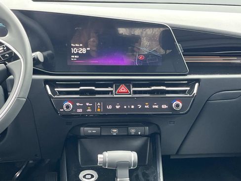 New 2026 Kia Niro EX image 17