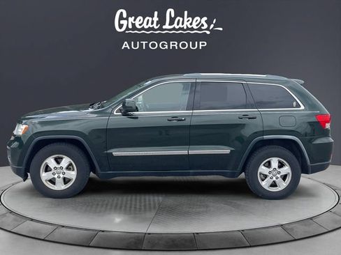 Used 2011 Jeep Grand Cherokee Laredo w/ All Weather Capability Group AWD/4WD image 2