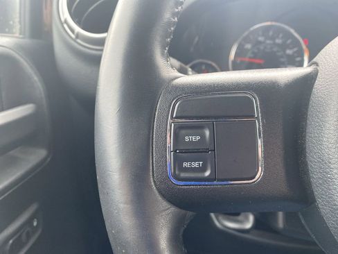 Used 2018 Jeep Wrangler Unlimited Sahara image 10