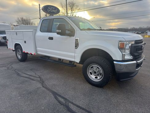 Used 2020 Ford F350 XL w/ Power Equipment Group image 3