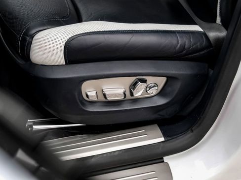 Used 2019 Rolls-Royce Ghost image 46