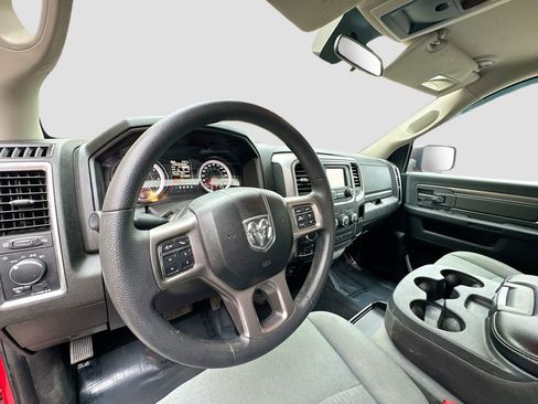 Used 2022 RAM 1500 Classic SLT AWD/4WD image 9